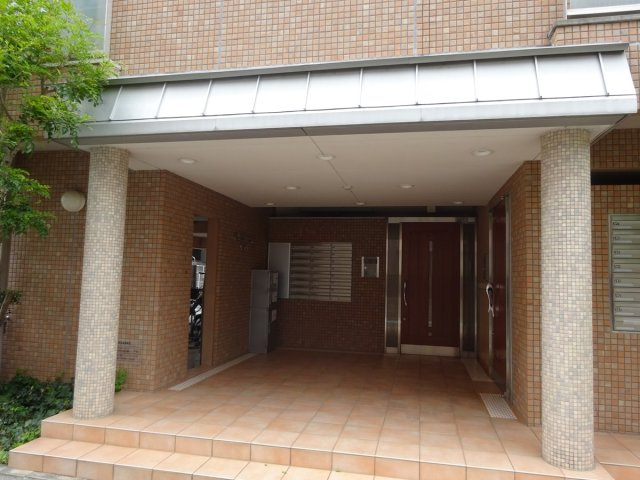 ベルファーム甲子園のエントランス