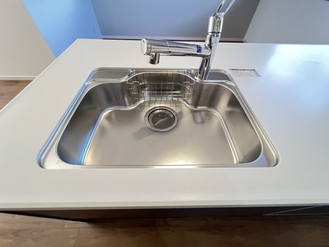 桜井市東新堂 のキッチン|清潔感のあるステンレスシンク