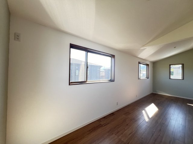 桜井市東新堂 の子供部屋|2部屋に分けて使える洋室