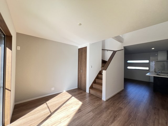 桜井市東新堂 の居間・リビング|明るく広々としたLDK