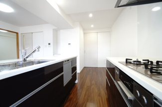 【キッチン】 | 【上質リフォーム】ザ・パークハウス府中南 | 室内（2025年9月26日12：00頃）撮影