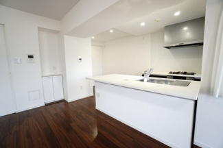 【キッチン】 | 【上質リフォーム】ザ・パークハウス府中南 | 室内（2025年9月26日12：00頃）撮影