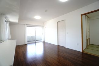 【居間・リビング】 | 【上質リフォーム】ザ・パークハウス府中南 | 室内（2025年9月26日12：00頃）撮影