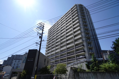 【外観】 | 【上質リフォーム】ザ・パークハウス府中南 | 現地（2025年9月26日12：00頃）撮影