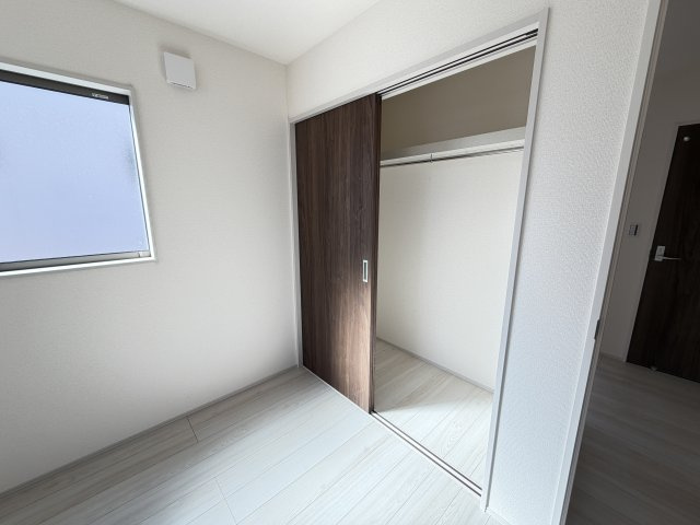 第3富士見町時沢　新築戸建　7号棟の収納|2階洋室1収納です