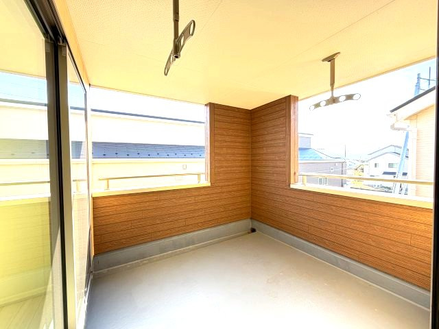 第3富士見町時沢　新築戸建　7号棟のバルコニー|洗濯物が沢山干せて便利なインナーバルコニー付き♪