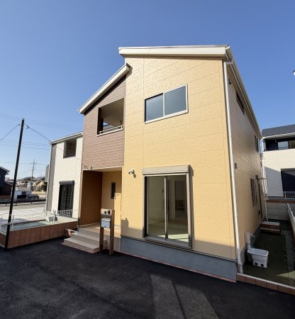 第3富士見町時沢　新築戸建　7号棟の外観|富士見町時沢に全11棟の住宅が完成しました！
お洒落なデザインです♪
ご都合に合わせていつでもご見学頂けますのでお気軽にご連絡ください♪