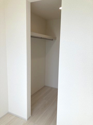 第3富士見町時沢　新築戸建　5号棟の収納|2階洋室1収納ウオークインクローゼットです