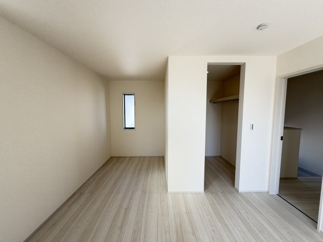 第3富士見町時沢　新築戸建　5号棟の収納|2階洋室1収納ウオークインクローゼットです