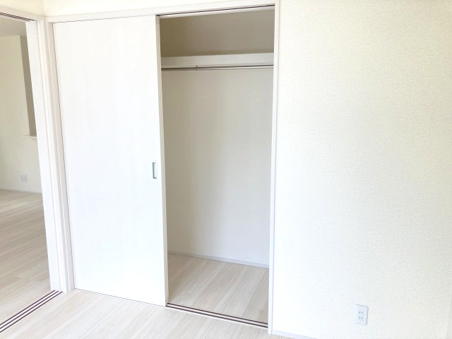 第3富士見町時沢　新築戸建　5号棟の収納|1階洋室にも収納があります