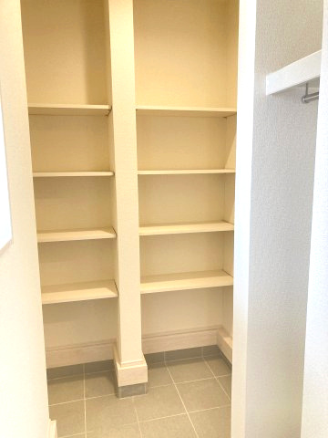 第3富士見町時沢　新築戸建　5号棟の収納|玄関にはシューズインクローク完備！