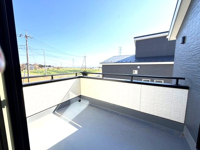 第3富士見町時沢　新築戸建　5号棟のバルコニー|洗濯物が沢山干せて便利なバルコニー付き♪