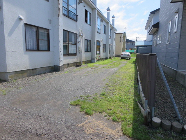 ハイツ弘貴の駐車場