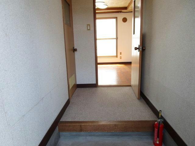 ハイツ弘貴の玄関