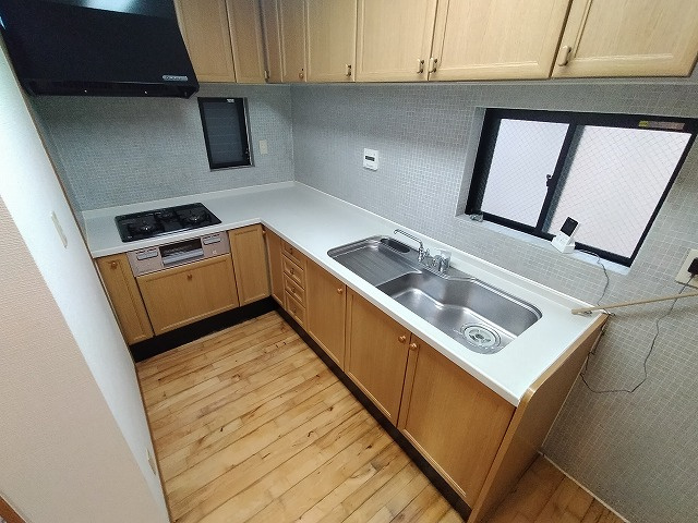 神戸市須磨区須磨浦通５丁目の一戸建てのキッチン