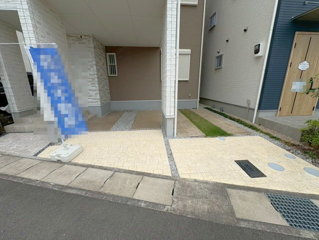 ２０２３年４月完成の築後未入居物件◆小屋裏収納付き３ＬＤＫ◆伏見区羽束師古川町の駐車場|駐車スペース