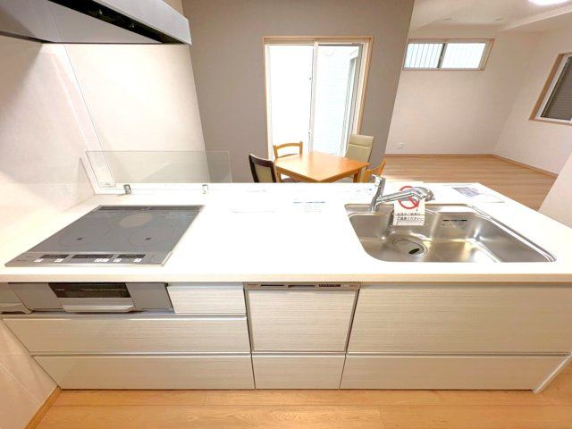 ２０２３年４月完成の築後未入居物件◆小屋裏収納付き３ＬＤＫ◆伏見区羽束師古川町のキッチン|システムキッチン