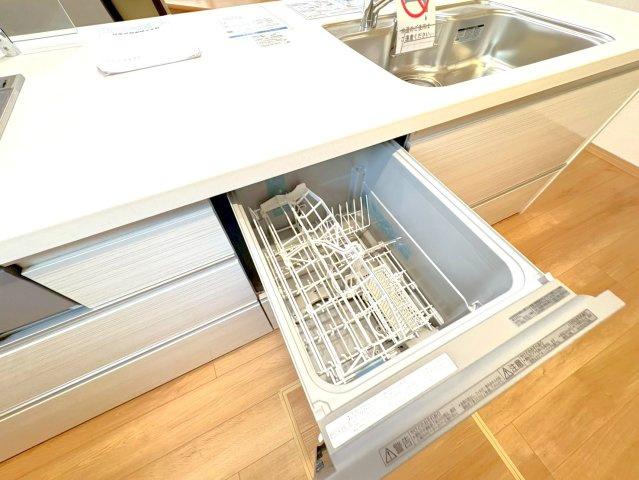 ２０２３年４月完成の築後未入居物件◆小屋裏収納付き３ＬＤＫ◆伏見区羽束師古川町のキッチン|食器洗浄乾燥機