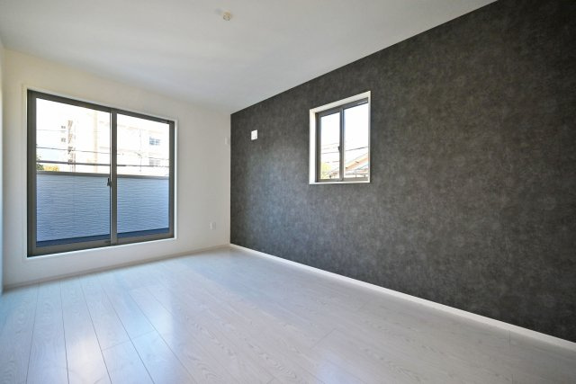 テラシエ武庫の里1丁目新築一戸建て│5LDK+駐車1台可の洋室|-2階主寝室-
アクセントクロスを採用し、メリハリが生まれ、インテリアの中心となるポイントが作れます。