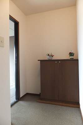 フレグランス篠原 A棟の玄関