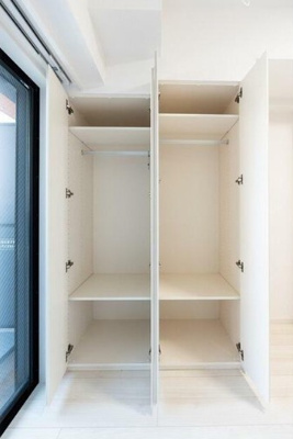 【収納】 | コンフォリア・リヴ北新宿 | クローゼット完備。