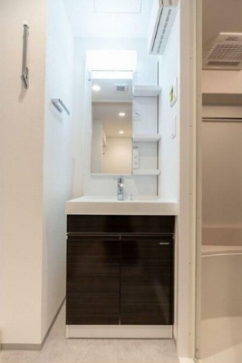 【独立洗面台】 | コンフォリア・リヴ北新宿 | 嬉しい独立洗面台付き。