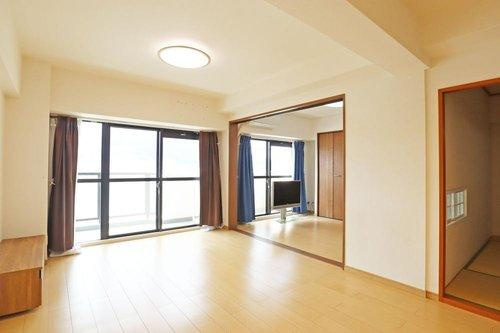 アピア1・シティライフ逆瀬川1の居間・リビング|高層階（9階）で日当たり・通風も良好です！