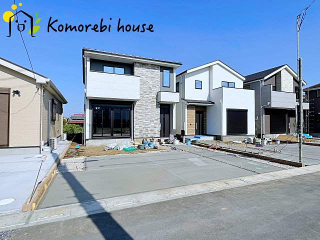 北本市中丸　12期　新築一戸建て　グレース　01の駐車場|並列2台駐車が可能なゆとりあるスペース。来客時や将来車が増えても安心の使い勝手です。