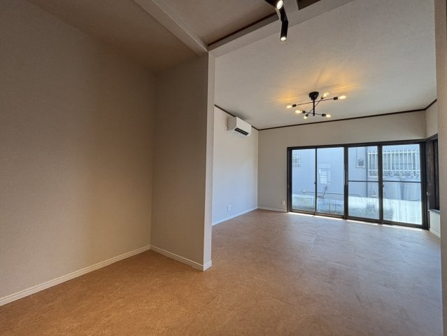 埼玉県所沢市林３丁目 中古戸建の居間・リビング|ゆったり過ごせる居間です