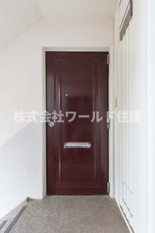 狭山市狭山台2丁目狭山台団地の玄関|収納もある玄関です