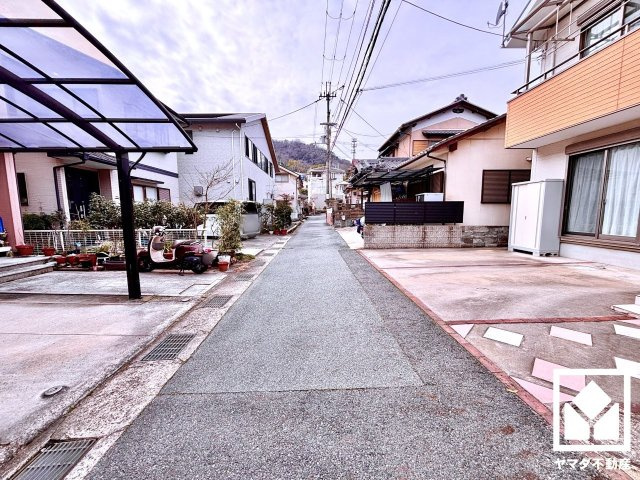 大津市皇子が丘１丁目　１期１号地の前面道路含む現地写真