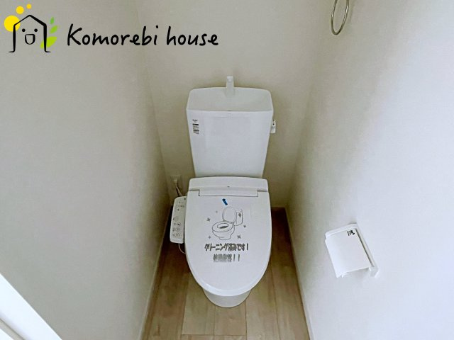 北本市中丸　12期　新築一戸建て　グレース　02のトイレ|2階にもトイレがあることで、朝の混雑が解消し生活動線がスムーズに。新築ならではの間取り設計で、毎日の“プチストレス”が驚くほど減ります。