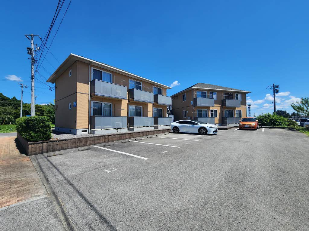 ガーデンコート六番館の駐車場