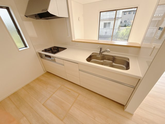 【Cradle Garden】宇都宮市雀の宮 第10 全2邸のキッチン|〇キッチン〇
お料理をしながら、後片付けをしながら会話がはずむ対面キッチン。リビングが見渡せるので小さいお子様がいても安心です。
※2025年9月撮影