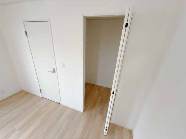 【Cradle Garden】宇都宮市雀の宮 第10 全2邸の収納|〇ウォークインクローゼット〇
レイアウト自由自在♪収納ボックスを使ったり可動棚を設置してより空間を立体的に使いやすく♪あなた好みにカスタマイズするのも楽しいですね。	
※2025年9月撮影