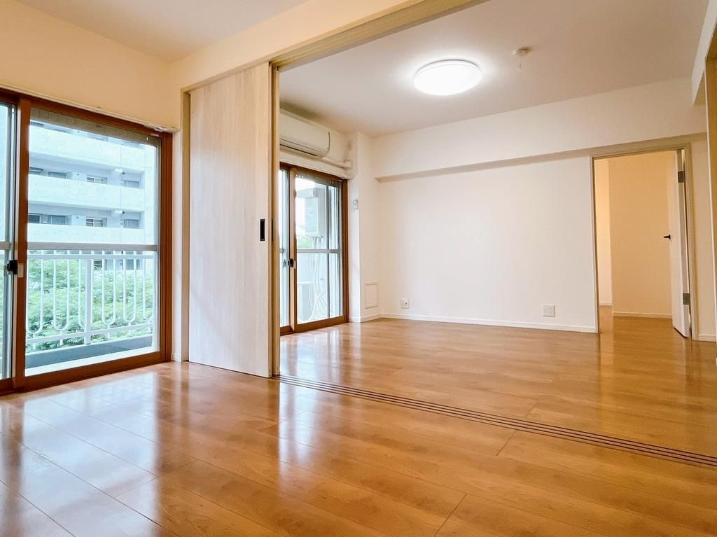 西東京市谷戸町３丁目の中古マンションの洋室