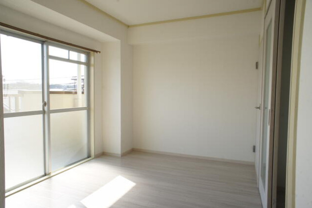 シャトレ北川の居間・リビング