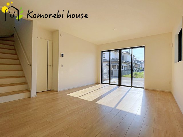 北本市中丸　12期　新築一戸建て　グレース　03の居間・リビング|10/30　撮影済み