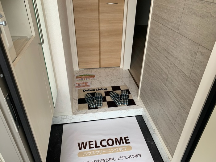 サンプレイスの玄関