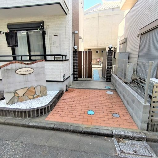 ラ・クール西川口のエントランス