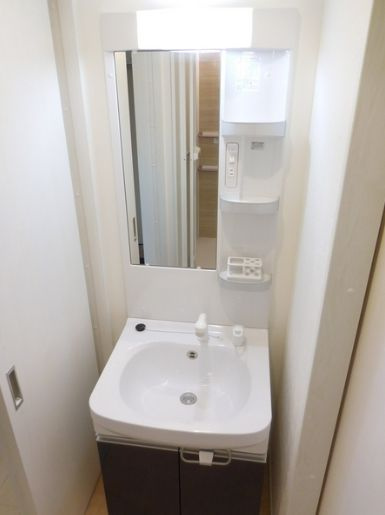 ラ・クール西川口の独立洗面台