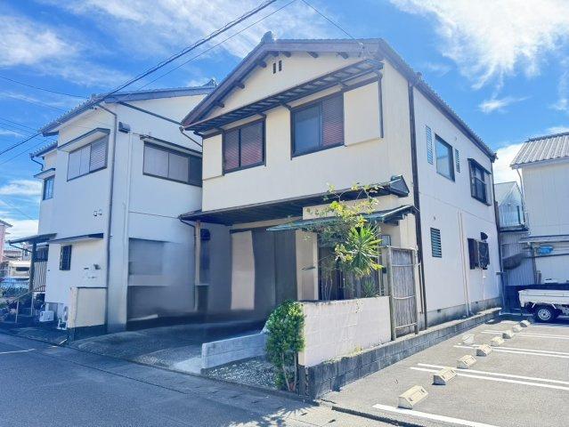 焼津市　石津中町　中古住宅　４SLDKの画像