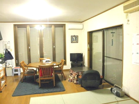長生郡一宮町東浪見　中古戸建の居間・リビング|敷地約518坪ウッドデッキ屋形船付き閑静な湖畔の別荘ポツンと一軒家で目の前が湖二階からは海が見えます
