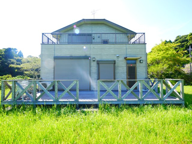 長生郡一宮町東浪見　中古戸建の外観|敷地約518坪ウッドデッキ屋形船付き閑静な湖畔の別荘ポツンと一軒家で目の前が湖二階からは海が見えます