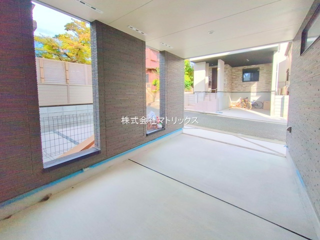 板橋区赤塚新町3丁目　耐震×制震　省エネ住宅　全3棟の駐車場|B号棟