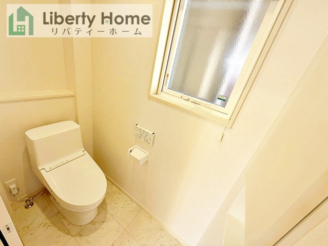 土浦市中村南1丁目　新築戸建　2階建てのトイレ