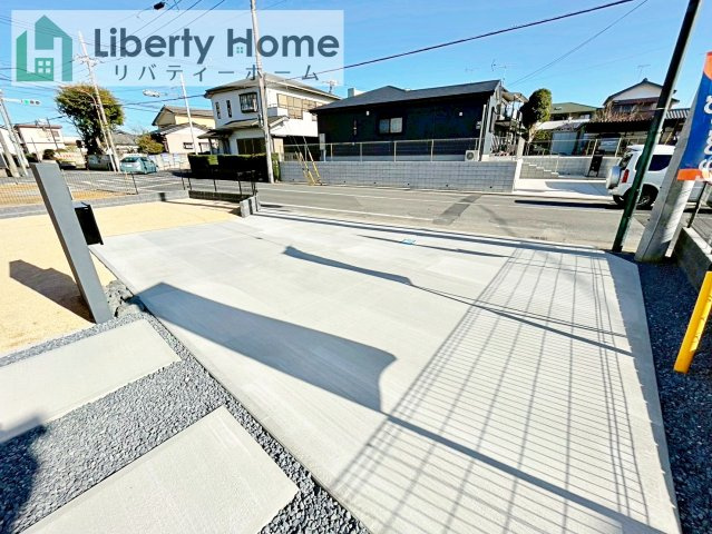 土浦市中村南1丁目　新築戸建　2階建ての駐車場