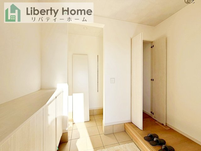 土浦市中村南1丁目　新築戸建　2階建ての玄関