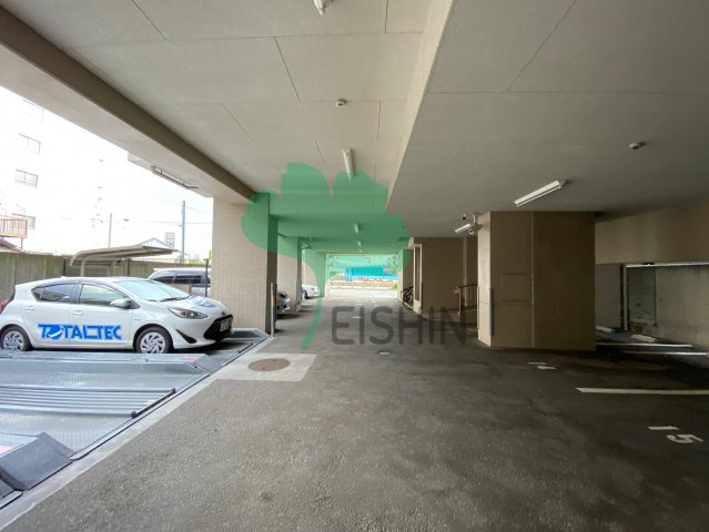 シャローム天神北(犬猫飼育可能のペット可マンションです！)の駐車場