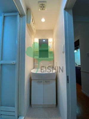 【洗面所】 | シャローム天神北(犬猫飼育可能のペット可マンションです！) | シンプルで使いやすい洗面台です！